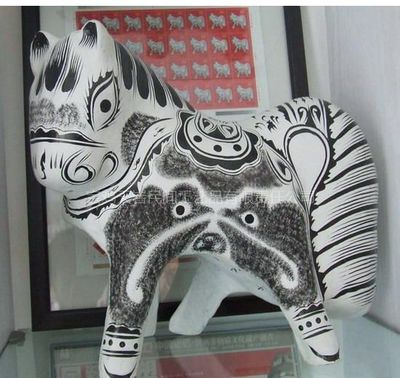 泥塑骏马 民间工艺品的灵动馈赠