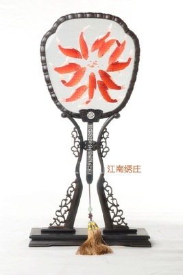 苏绣精品 纯手工双面刺绣十二鱼图宫扇